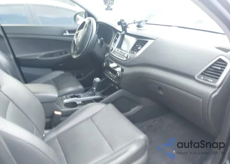 2017 Hyundai Tucson Se Plus z USA, uszkodzony, nr VIN KM8J33A43HU440700